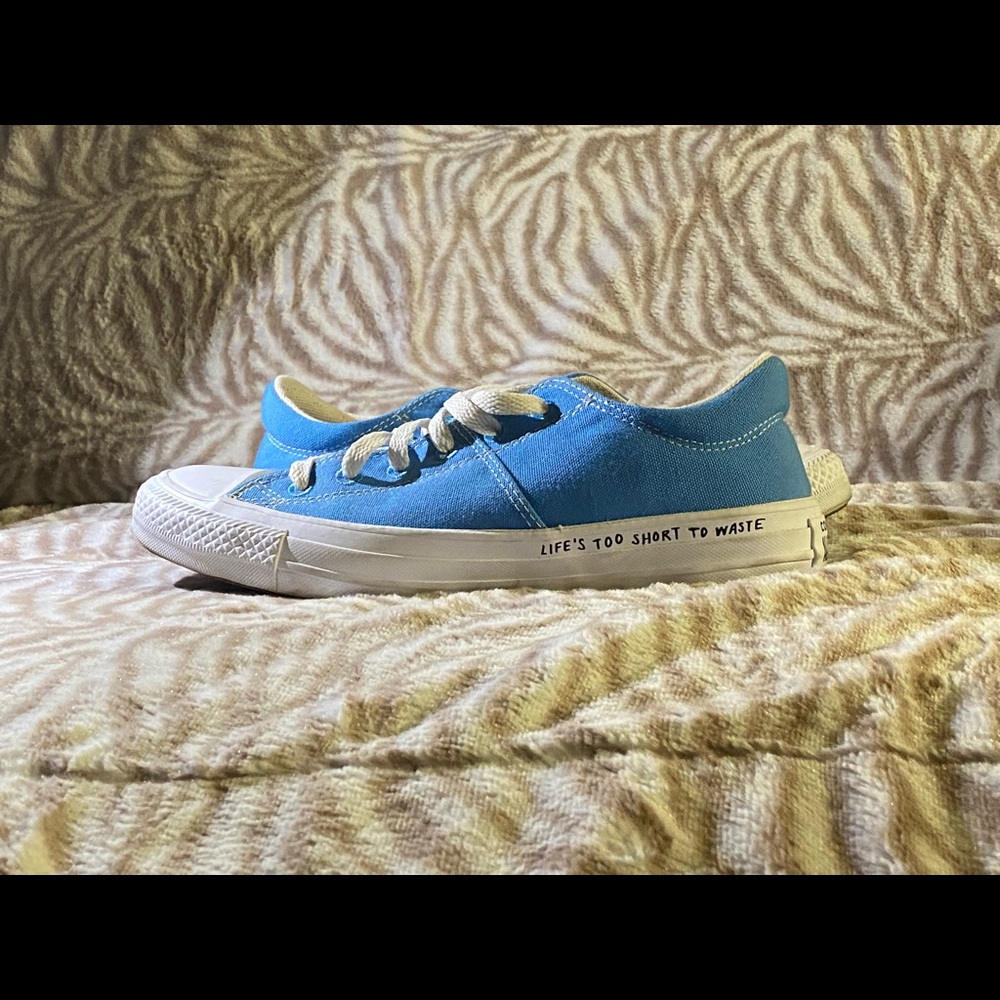 Converse - Picture 2 of 5